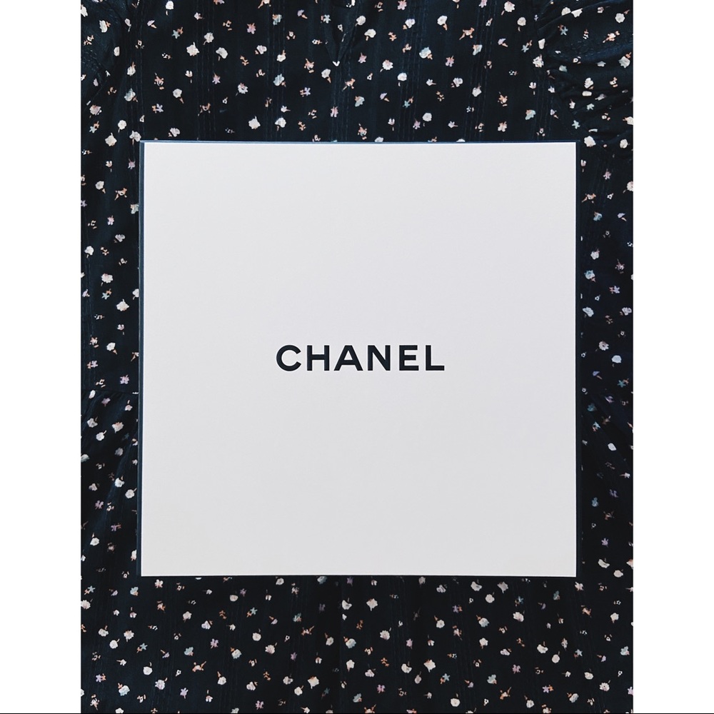 CHANEL Box - Picture 2 of 7